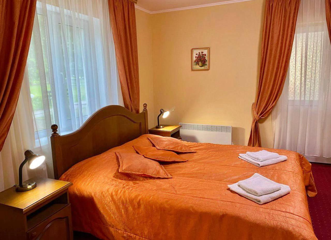 Dibrova Club Guest House Fastov Luaran gambar